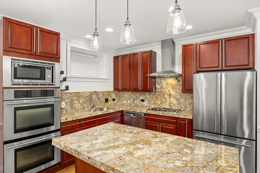 842 W Belle Plaine Avenue #GW, Chicago, IL 60613 - #2