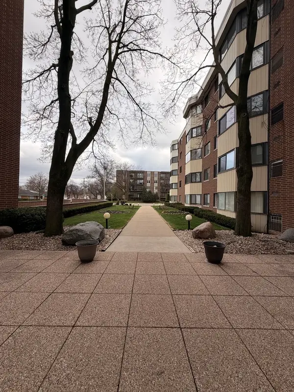 5500 Lincoln Avenue #507W, Morton Grove, IL 60053