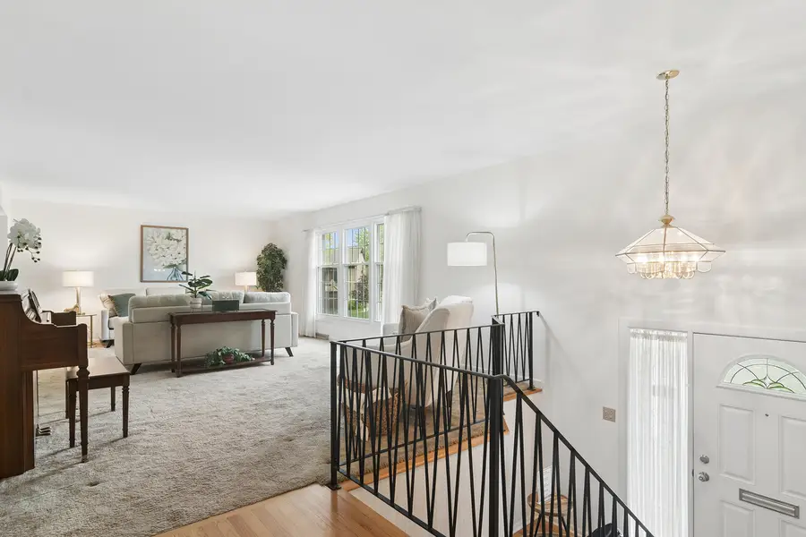 1000 W Hunting Drive, Palatine, IL 60067 - #2