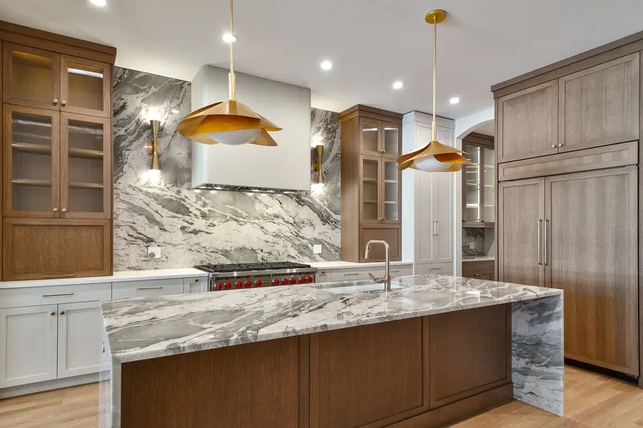 2042 W Berteau Avenue, Chicago, IL 60618 - #3