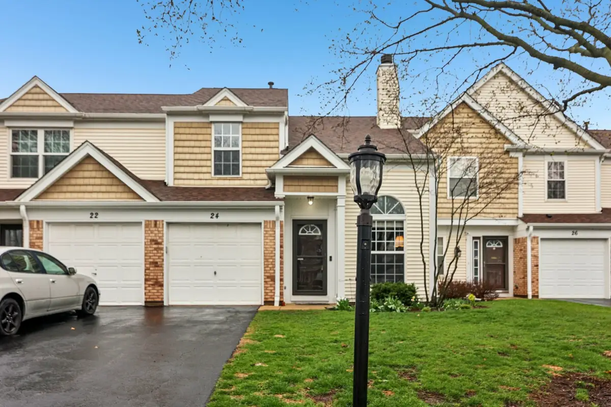 24 N Oltendorf Road, Streamwood, IL 60107 - #1