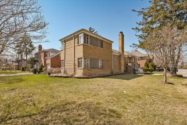 6956 N Kenton Avenue, Lincolnwood, IL 60712