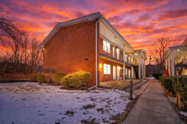 327 N Princeton Avenue #9, Villa Park, IL 60181