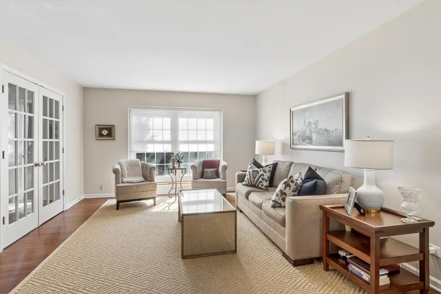 19W014 Avenue Normandy, Oak Brook, IL 60523 - #3