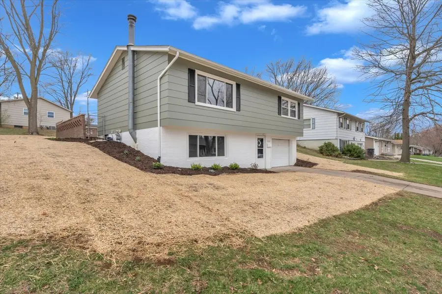 3206 Magnolia Court, Bettendorf, IA 52722 - #3