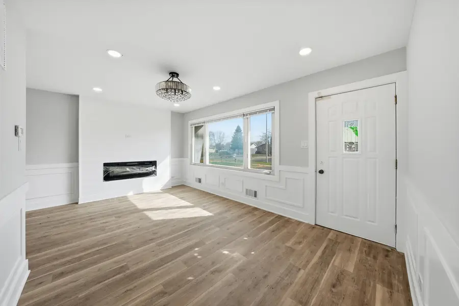 8516 Austin Avenue, Burbank, IL 60459 - #2