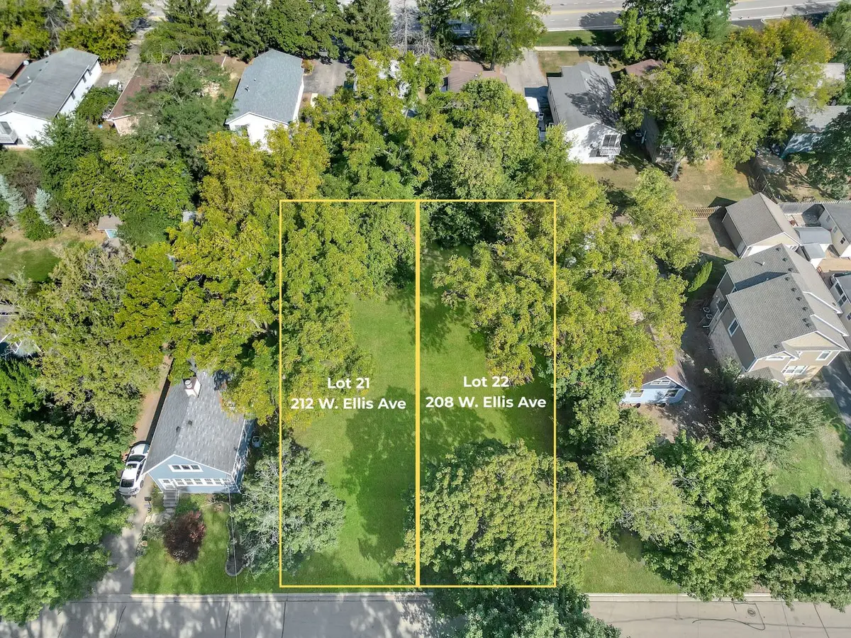 212 W Ellis Avenue, Libertyville, IL 60048 - #1