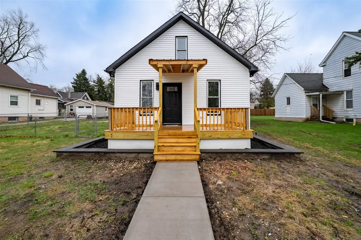 1022 W Taylor Street, Bloomington, IL 61701 - #1