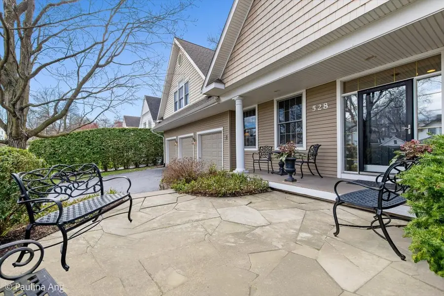 528 S Cook Street, Barrington, IL 60010 - #2