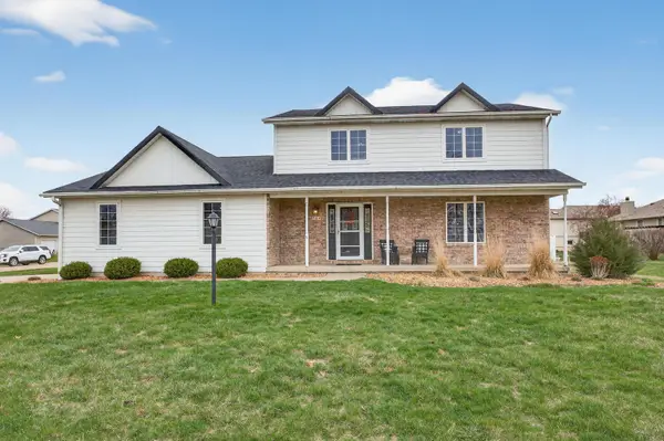 704 S 8th Street, Eldridge, IA 52748