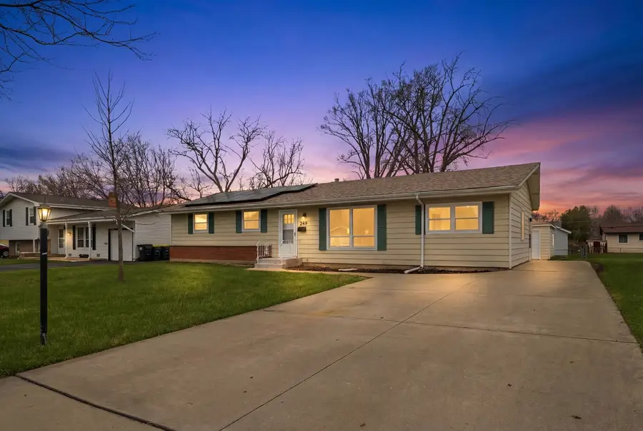 249 Shawnee Drive, Carol Stream, IL 60188 - #2