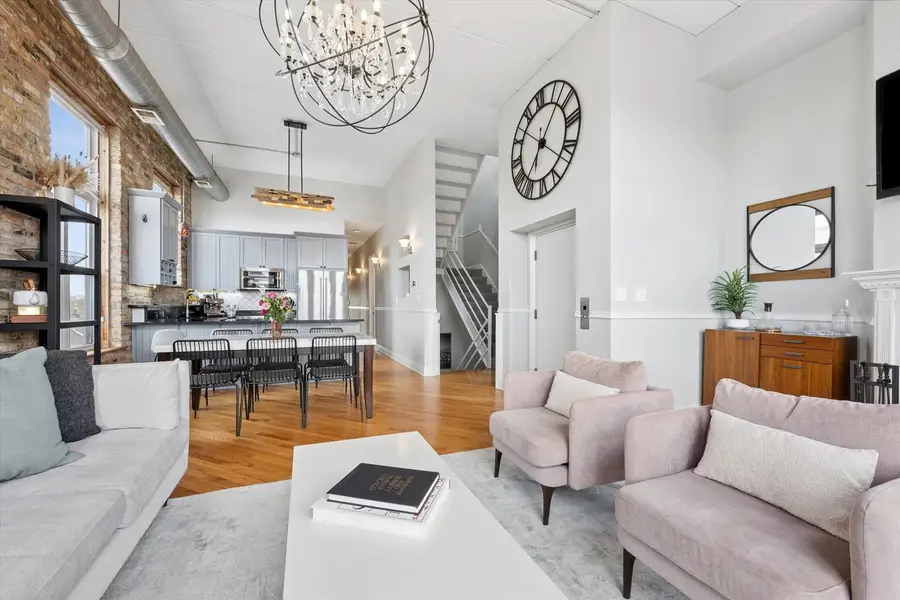 2117 W Belmont Avenue #4, Chicago, IL 60618 - #3