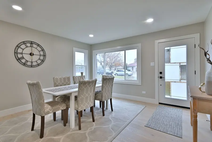 656 W Comstock Avenue, Elmhurst, IL 60126 - #2