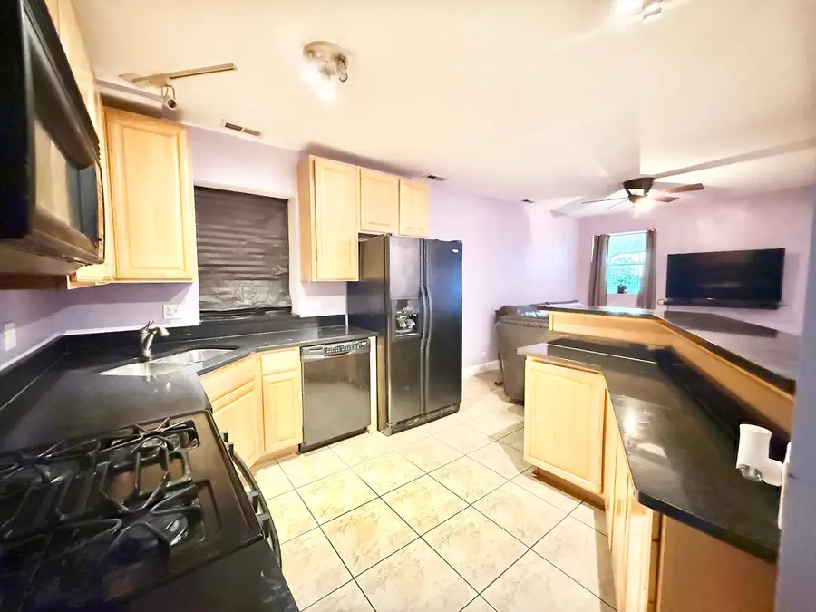 6035 S Saint Lawrence Avenue #GS, Chicago, IL 60637 - #3