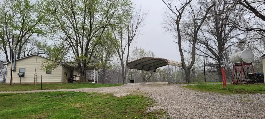 17860 N Woodlawn Lane, Woodlawn, IL 62898 - #3