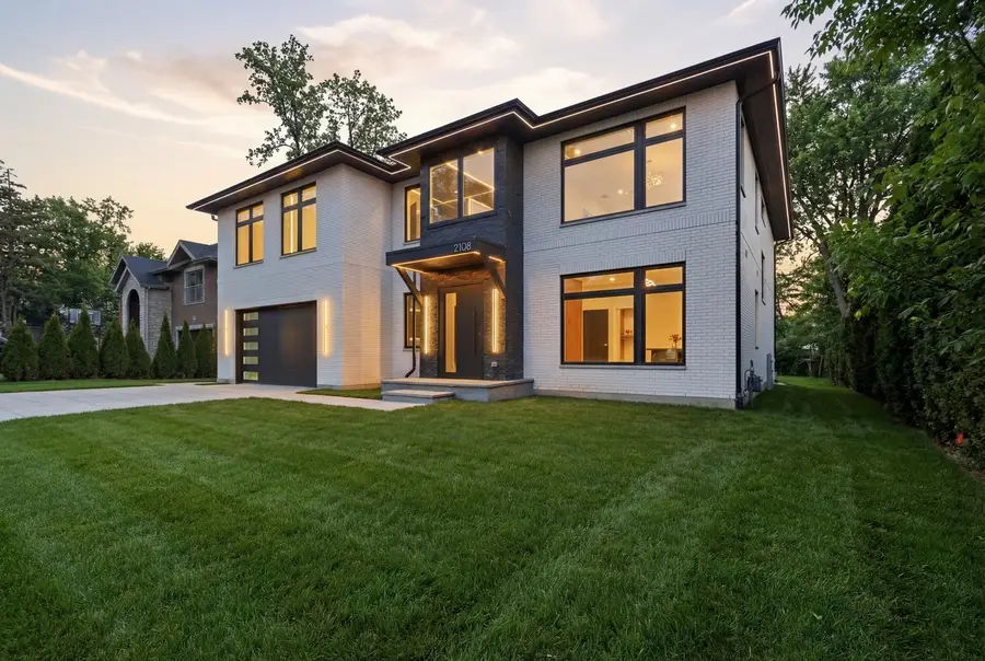 2108 N Chestnut Avenue, Arlington Heights, IL 60004 - #2