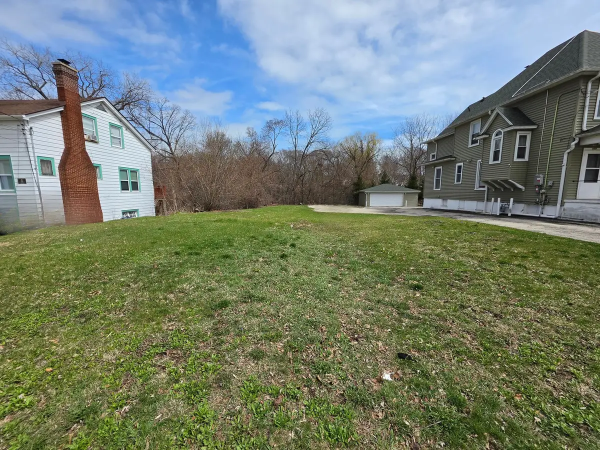 121 N Park Avenue, Waukegan, IL 60085 - #1