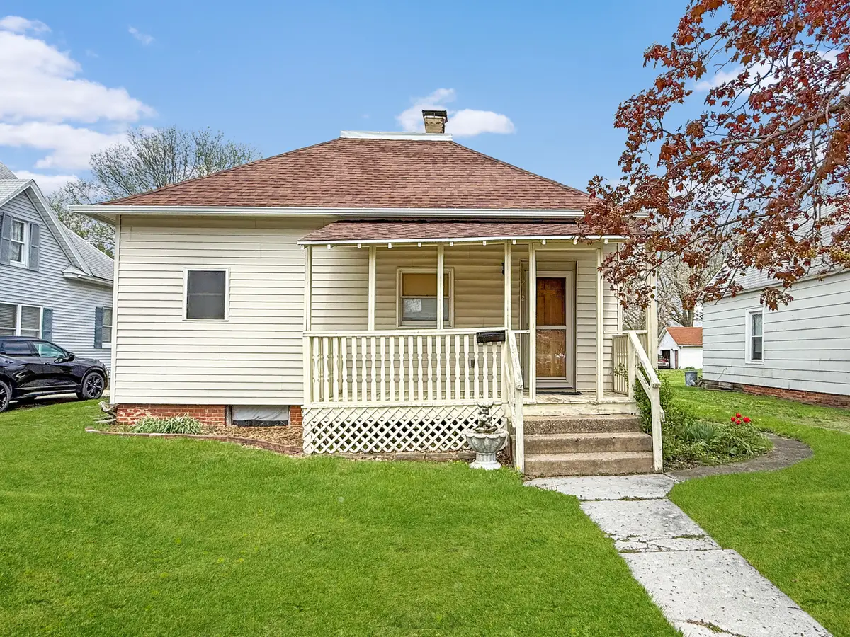 212 W Bodwell Avenue, Rantoul, IL 61866 - #1