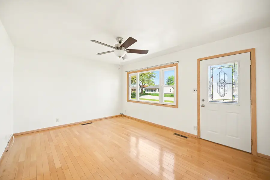 907 Lilac Lane, Joliet, IL 60435 - #3