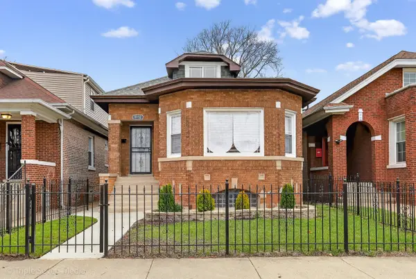8132 S Paxton Avenue, Chicago, IL 60617