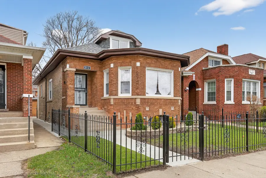 8132 S Paxton Avenue, Chicago, IL 60617 - #2