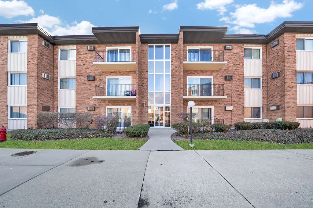 4112 W 98th Street #102, Oak Lawn, IL 60453 - #1