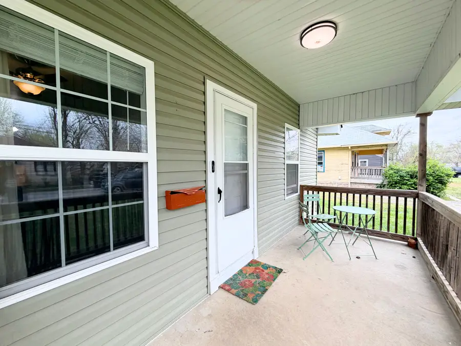 614 N Springer Street, Carbondale, IL 62901 - #2