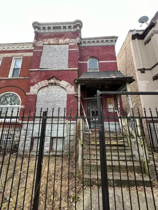 3345 W Monroe Street, Chicago, IL 60624