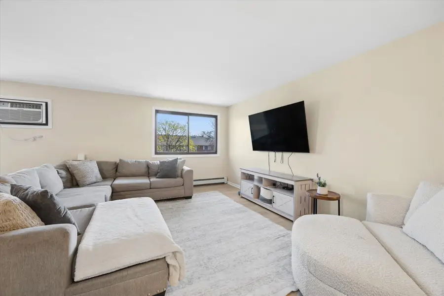 1240 S Lorraine Road #3B, Wheaton, IL 60189 - #3