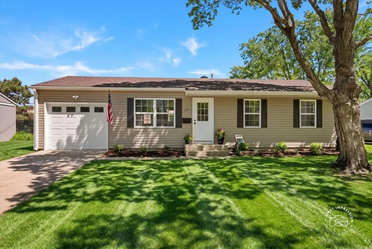 37 Ridge Lane, Geneva, IL 60134 - #1