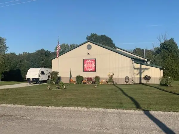 1400 N Duquoin Street, Benton, IL 62812