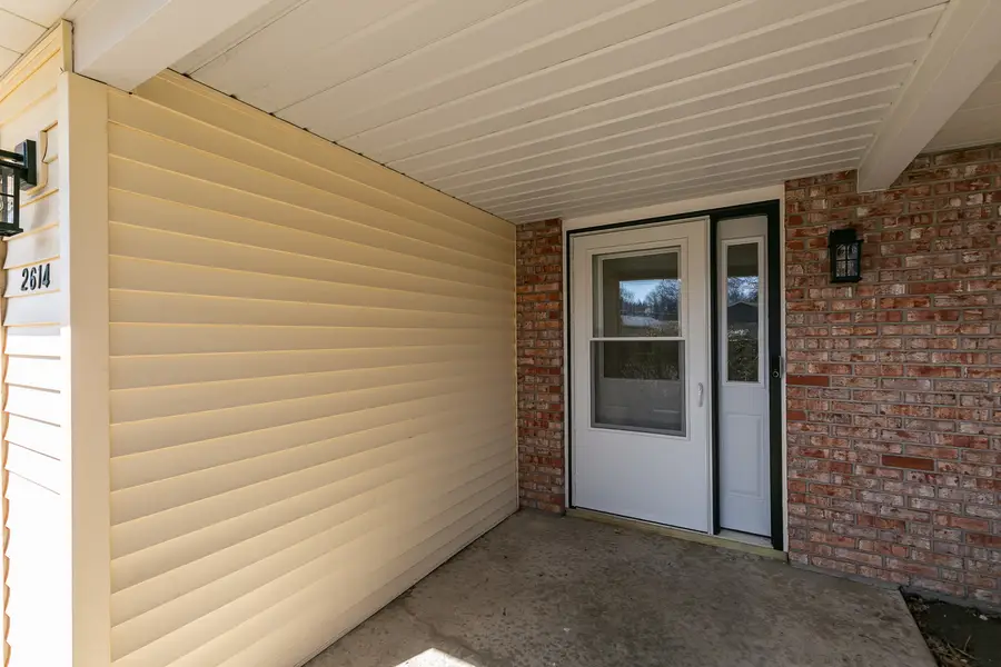 2614 E 28th Court, Davenport, IA 52803 - #3