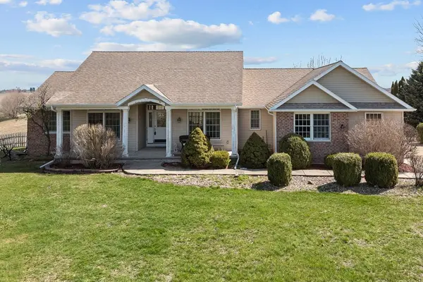 6805 256th Street N, Port Byron, IL 61275