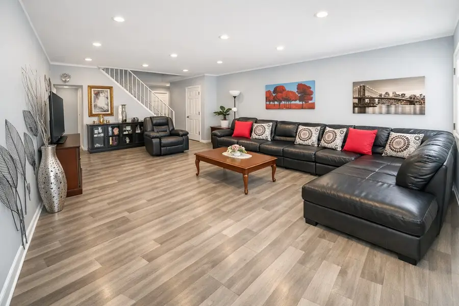 437 Maple Drive, Wheeling, IL 60090 - #2