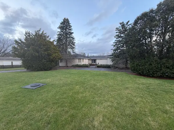 23185 N Indian Creek Road, Lincolnshire, IL 60069