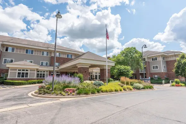 801 N Mclean Boulevard #136, Elgin, IL 60123