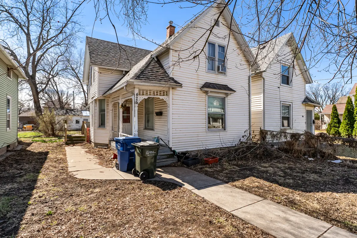 425 W 16th Street, Davenport, IA 52806 - #1