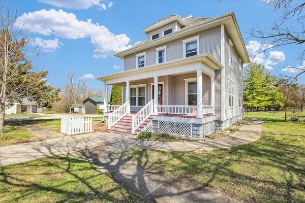 430 N Indiana Avenue, Deland, IL 61839