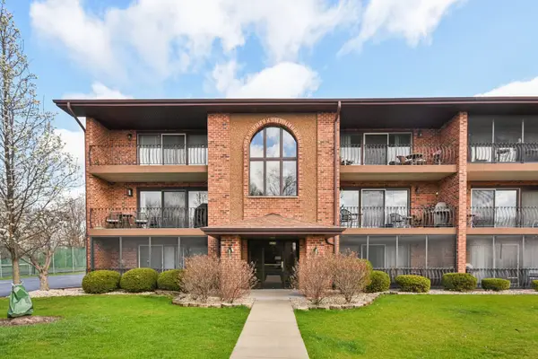 8218 Cobblestone Drive #3D, Palos Hills, IL 60465