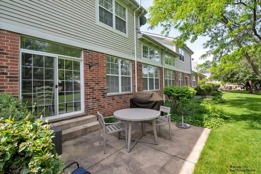 125 Chestnut Hills Circle, Burr Ridge, IL 60527 - #3