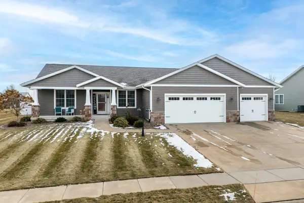 339 Hillside Drive, Eldridge, IA 52748