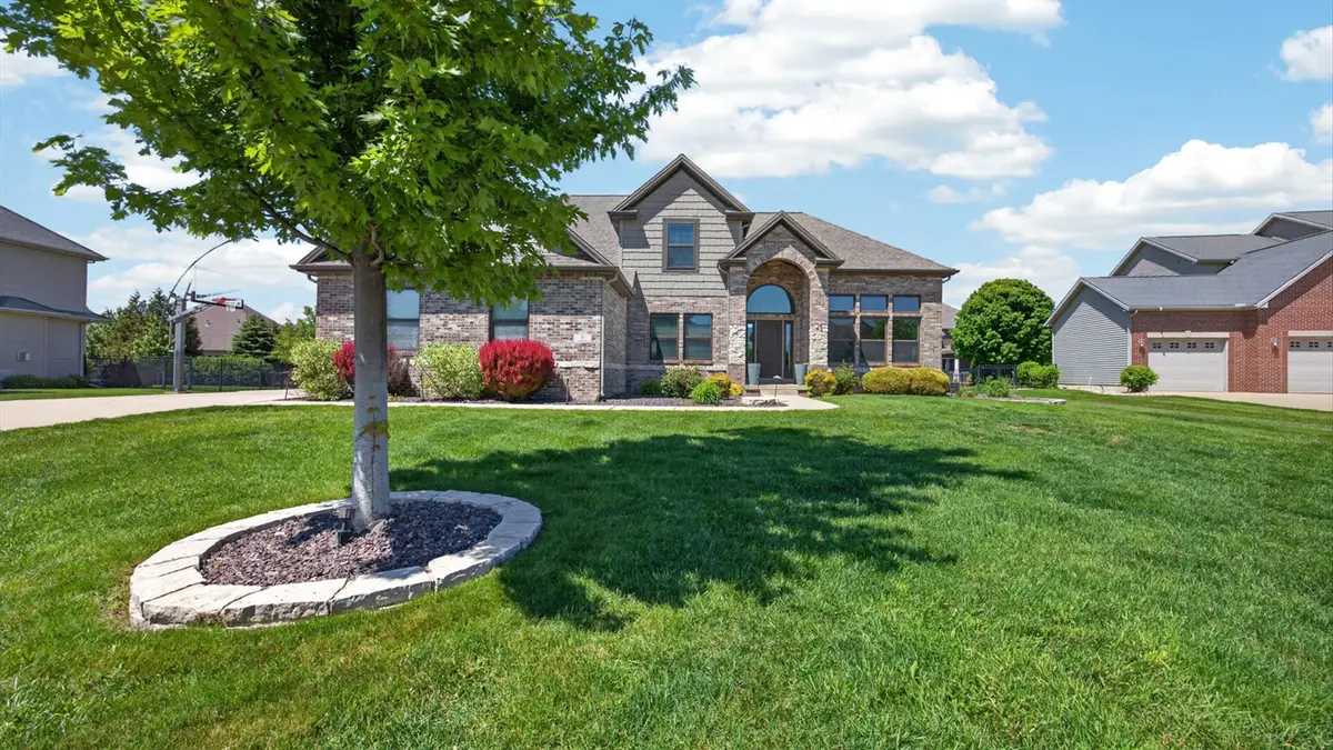 8 Flint Court, Bloomington, IL 61705 - #1