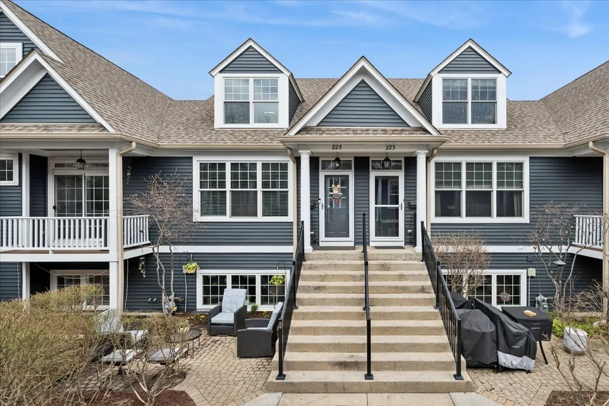 225 5th Street, Libertyville, IL 60048 - #1