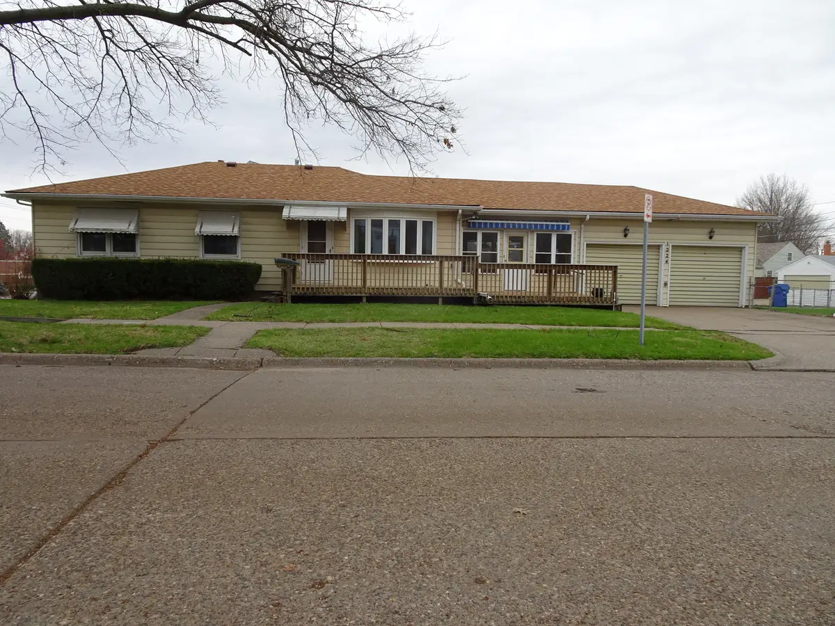1224 W Rusholme Street, Davenport, IA 52804 - #1