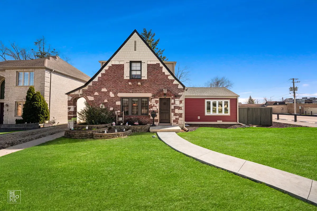 120 E Fremont Avenue, Elmhurst, IL 60126 - #1