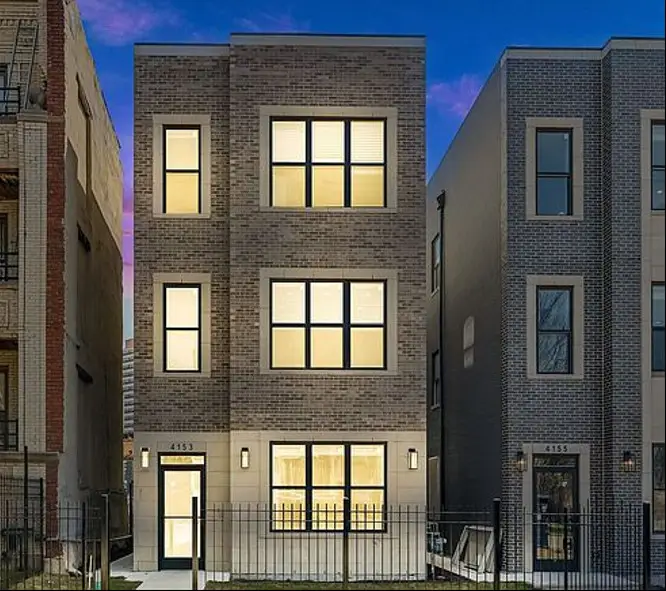 4153 S Prairie Avenue, Chicago, IL 60653 - #1