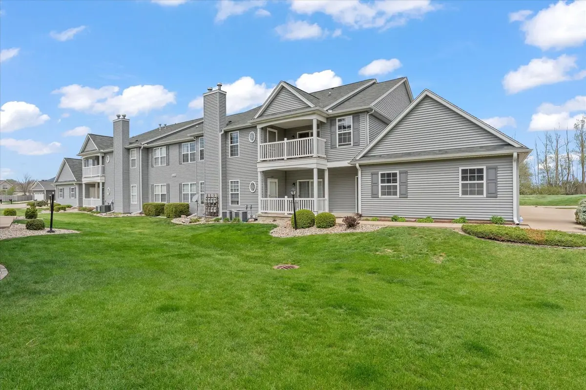 3030 E Stillwater Landing #203, Urbana, IL 61802 - #1