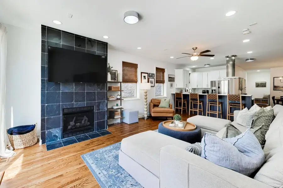 2851 N Damen Avenue #1, Chicago, IL 60618 - #3