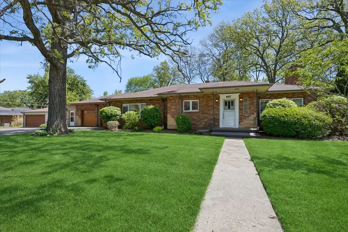 667 N Lake Street, Grayslake, IL 60030 - #1