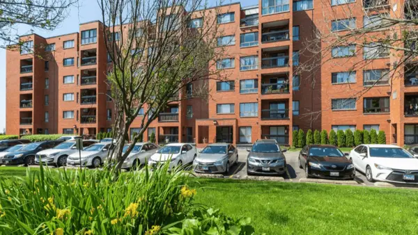 3700 Capri Court #206, Glenview, IL 60025